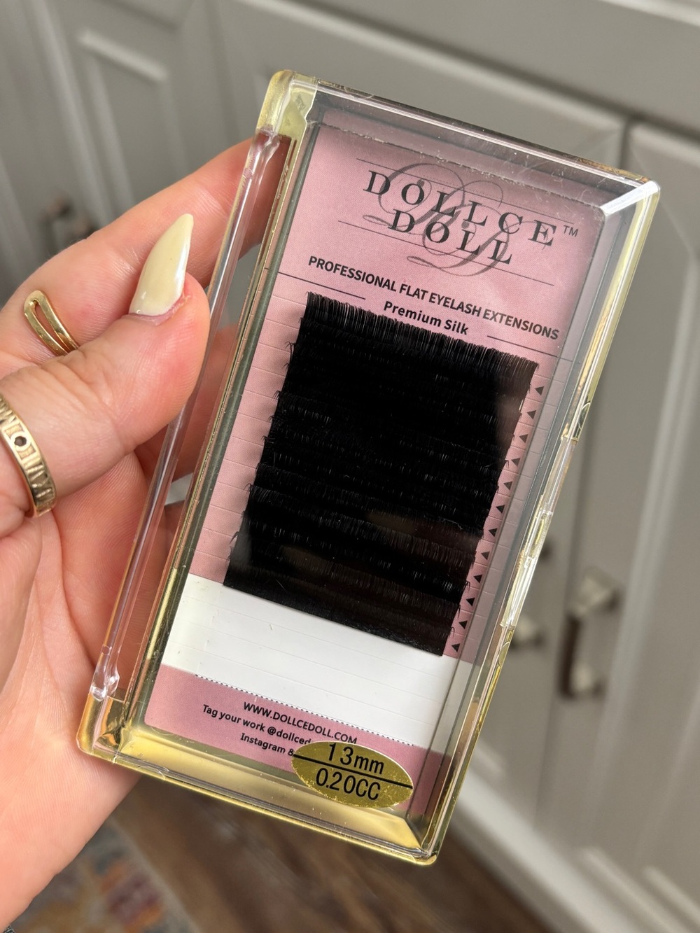 Dollce Doll Professional Flat Eyelash Extensions Premium Silk .20 CC 13mm